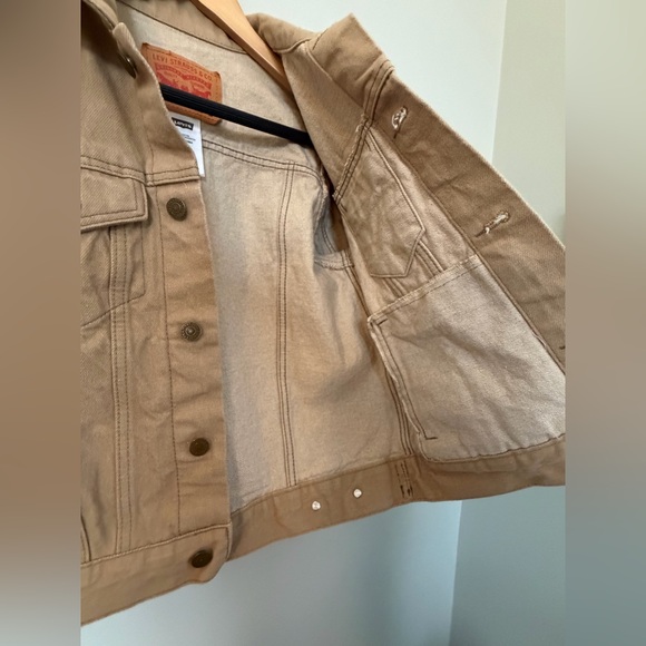 Levi's Tan Trucker Jacket - Classic Jean Jacket, Size Medium (10-12 Years) - Picture 4 of 16